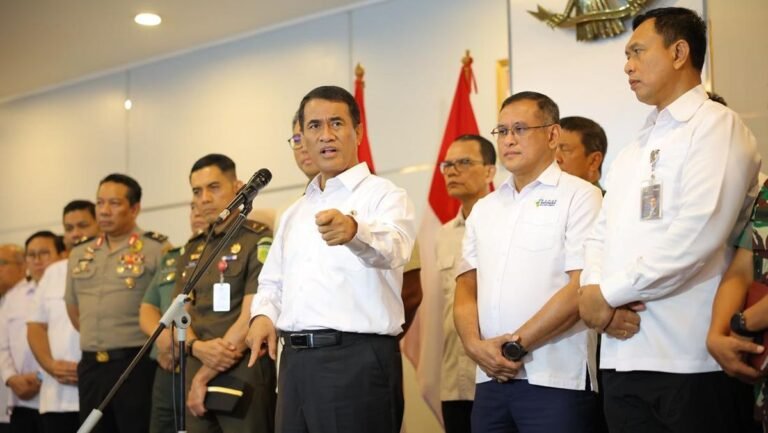 menteri-pertanian-andi-amran-sulaiman-1761101355072_169.jpeg