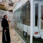 mobil-paus-fransiskus-disulap-jadi-klinik-keliling-untuk-anak-anak-gaza-1764141105881_169.jpeg