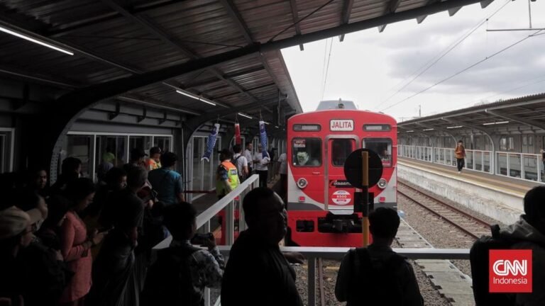 momen-perpisahan-3-seri-krl-eks-jepang-1762851120922_169.jpeg