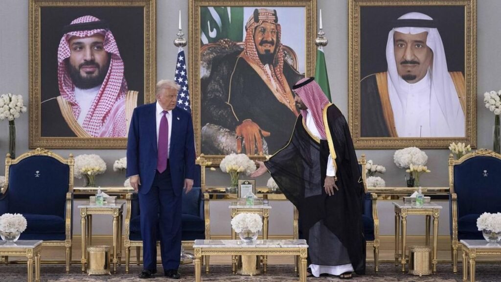 momen-trump-tiba-di-arab-saudi-disambut-pangeran-mbs-1747129717139_169.jpeg