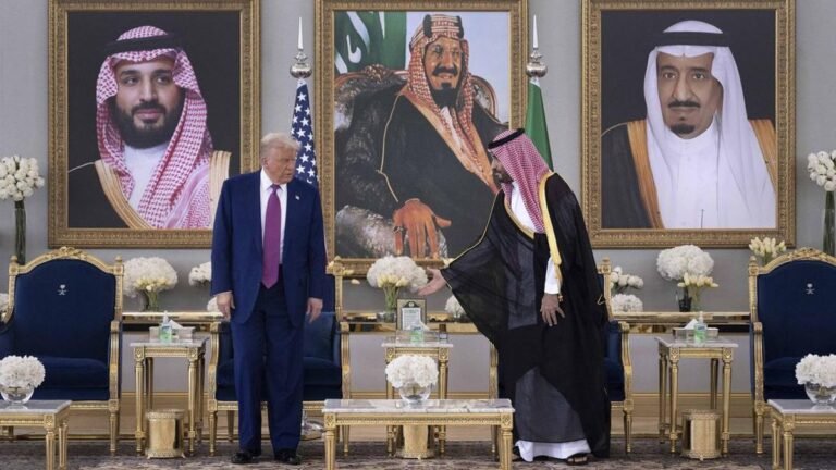 momen-trump-tiba-di-arab-saudi-disambut-pangeran-mbs-1747129717139_169.jpeg