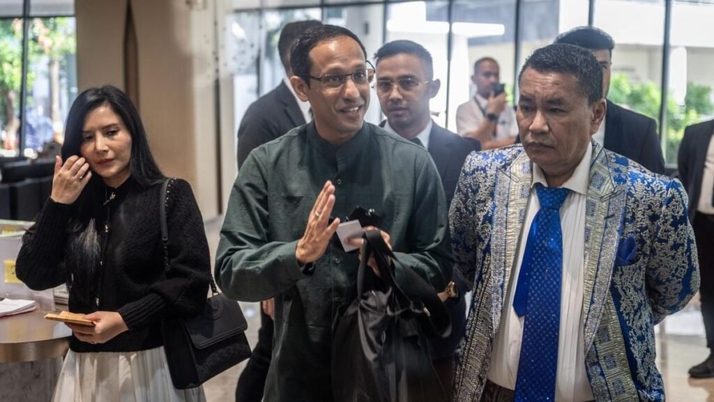 nadiem-makarim-kembali-diperiksa-kejagung-1756961518557_169.jpeg