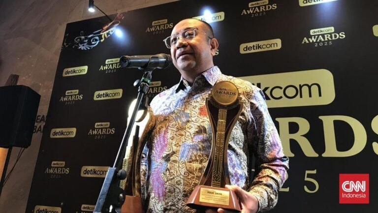 pam-jaya-raih-dua-penghargaan-detikcom-awards-2025-1764068392222_169.jpeg