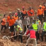 pencarian-korban-longsor-cibeunying-cilacap-1763100859230_169.jpeg