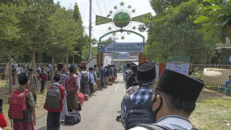 pesantren-lirboyo-1764042832451_169.jpeg