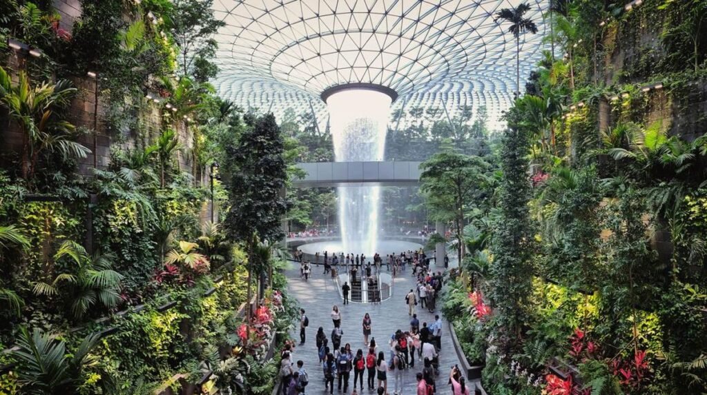 rain-vortex-di-bandara-jewel-changi-singapura_169.jpeg