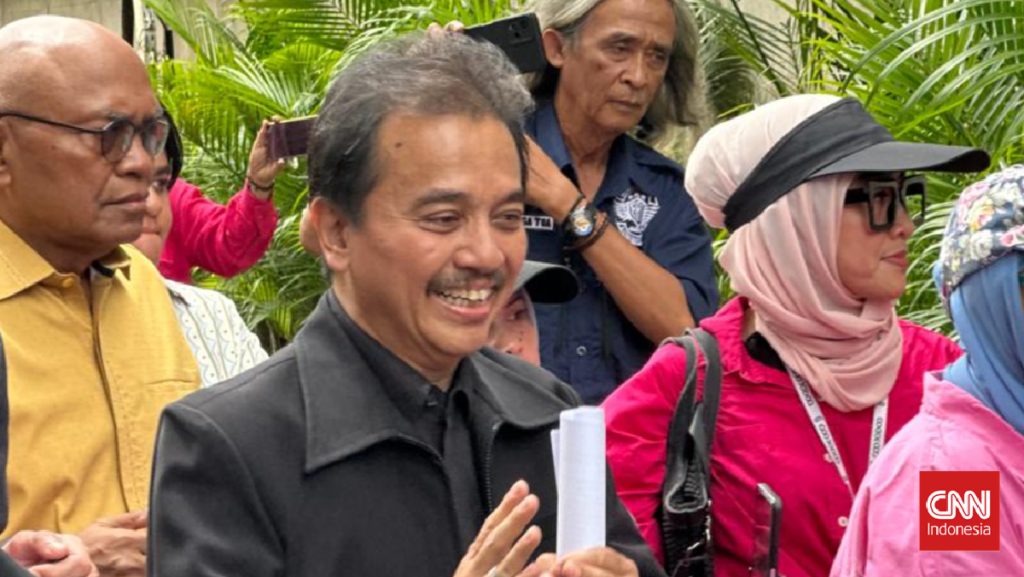 roy-suryo-cs-diperiksa-sebagai-tersangka-kasus-ijazah-palsu-jokowi-1763004036498_169.png
