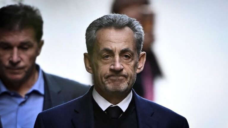 sarkozy-jadi-mantan-presiden-prancis-pertama-yang-masuk-bui-1761047817567_169.jpeg