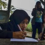 semangat-siswa-belajar-dengan-keterbatasan-internet-3_169.jpeg