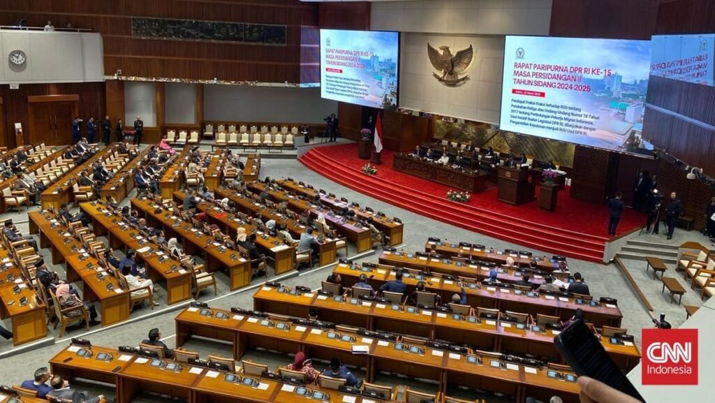 sidang-paripurna-dpr-bahas-ruu-tni-1742440532294_169.jpeg