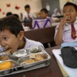 siswa-sd-dan-slb-jakbar-menerima-makan-bergizi-gratis-9_169.jpeg