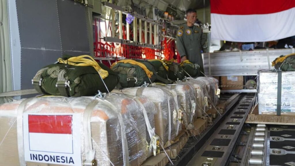 tni-terjunkan-32-ton-bantuan-makanan-dan-obat-untuk-pengungsi-gaza-1_169.jpeg