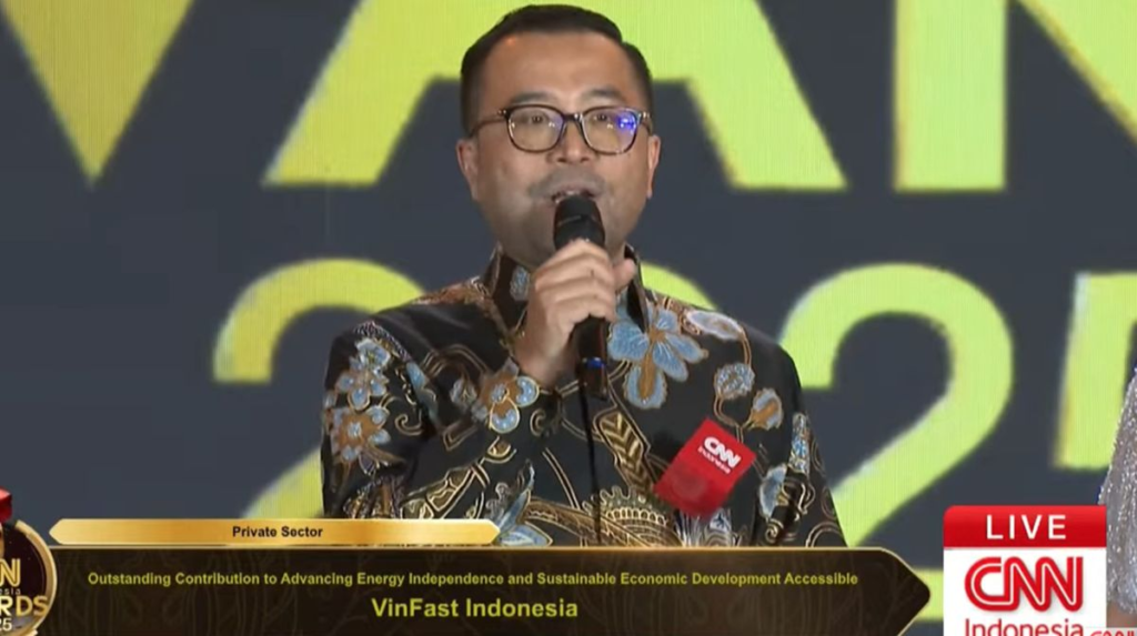vinfast-mendapat-penghargaan-cnn-indonesia-awards-2025-1761918129681_169.png