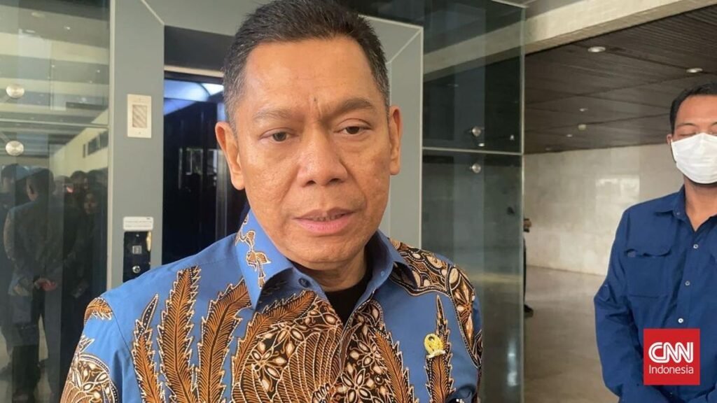 wakil-ketua-umum-golkar-adies-kadir-1741757929446_169.jpeg