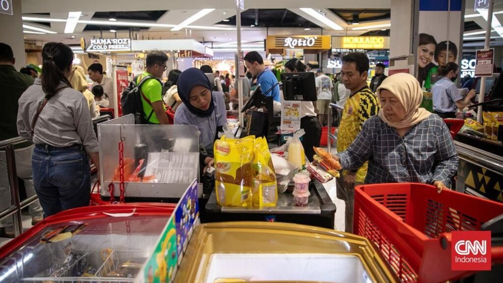 warga-berbelanja-di-transmart-kota-kasablanka-14_169.jpeg