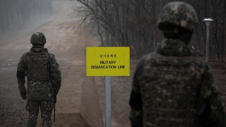 zona-garis-demarkasi-militer-1763628647486_169.jpeg