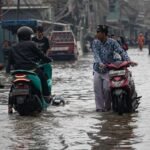 1764919269_banjir-rob-menerjang-pesisir-jakarta-1764831195122_169.jpeg