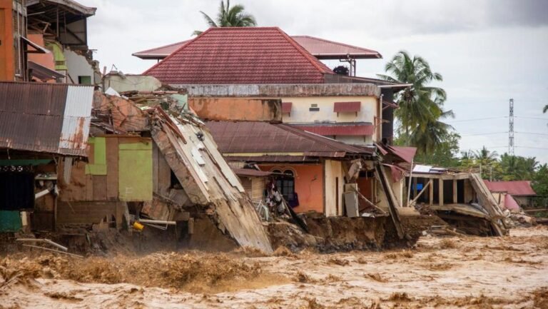 1765065491_banjir-di-padang-1764399563367_169.jpeg