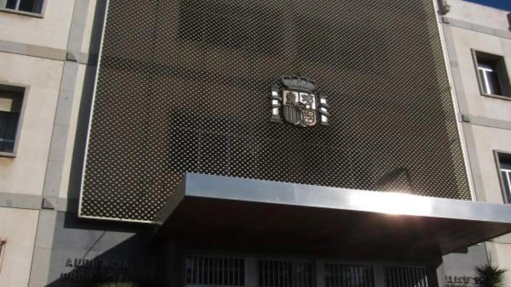 766144.jpg