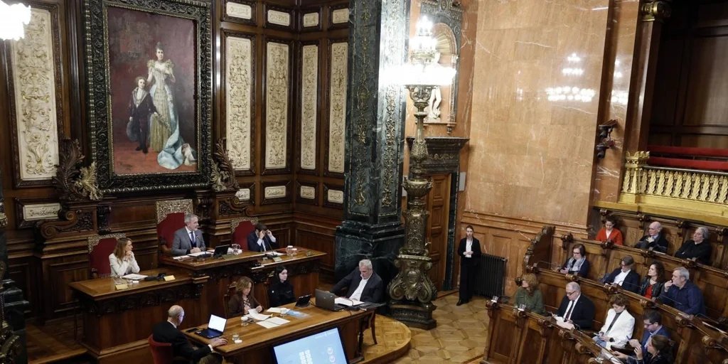 Pleno20Ayuntamiento20Barcelona20EFE-U02461130624QZq-1024x512@diario_abc.jpg