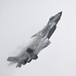 aksi-jet-tempur-siluman-j-20-di-china-airshow_169.jpeg