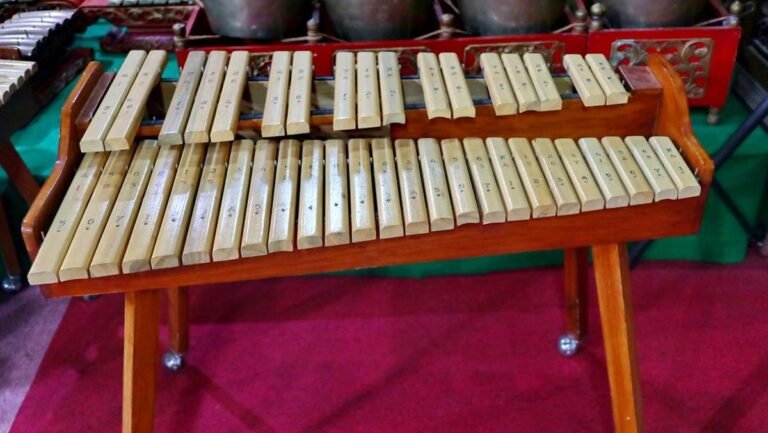 alat-musik-kolintang_169.jpeg