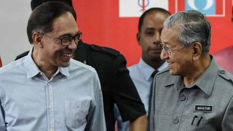 anwar-ibrahim-dan-mahathir-mohamad_169.jpeg