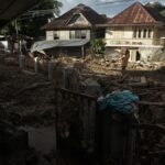banjir-bandang-di-solok-1764570258168_169.jpeg