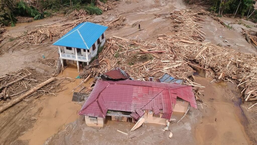 banjir-bandang-di-tapanuli-selatan-1764407712898_169.jpeg