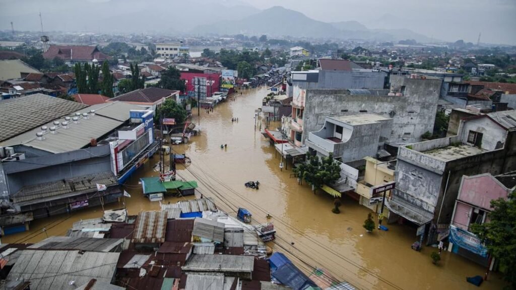 banjir-di-kabupaten-bandung-6_169.jpeg