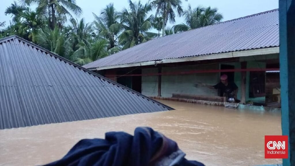 banjir-di-mandailing-natal-1_169.jpeg