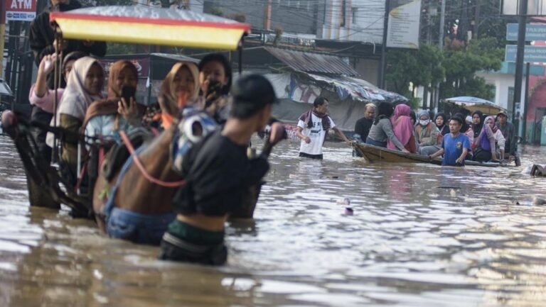 banjir-merendam-kawasan-bandung-selatan-1741410806378_169.jpeg