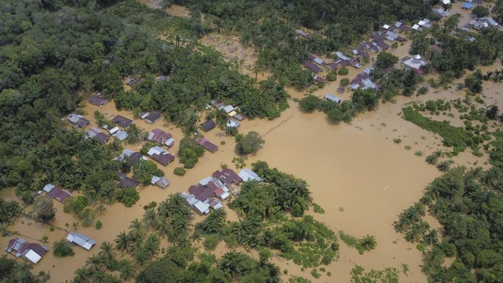 banjir-rendam-ribuan-rumah-di-aceh-1_169.jpeg