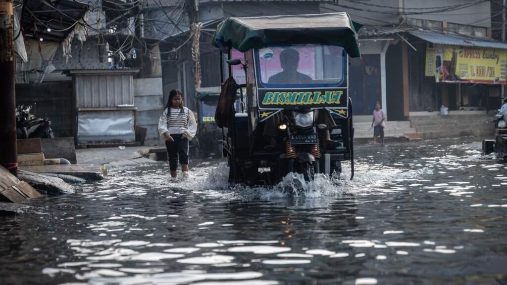 banjir-rob-di-jakarta-1750824199523_169.jpeg