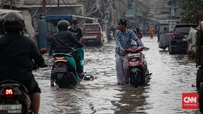banjir-rob-menerjang-pesisir-jakarta-1764831195122_169.jpeg