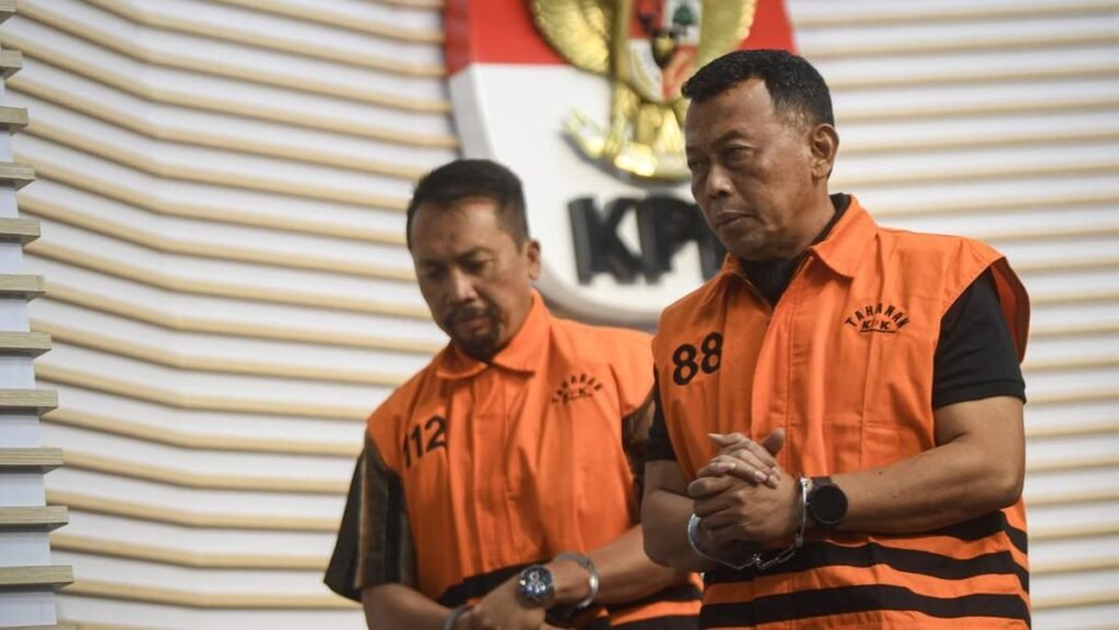 bupati-ponorogo-sugiri-sancoko-ditahan-kpk-1762654013938_169.jpeg