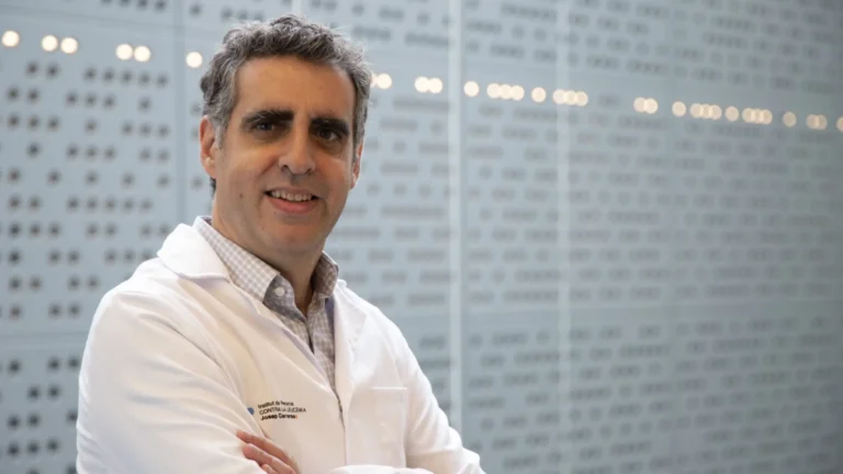 el-director-del-institut-de-recerca-contra-la-leucemia-josep-carreras-investigador-icrea-y-catedrati.webp