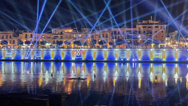 ensayo-del-espectaculo-navigalia-en-el-rio-guadalquivir-sevilla.jpeg