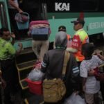 kereta-api-petani-dan-pedagang-beroperasi-1764641561939_169.jpeg