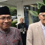 ketum-pbnu-yahya-cholil-staquf-kiri-dan-rais-aam-pbnu-miftachul-akhyar-di-istana-negara_169.jpeg