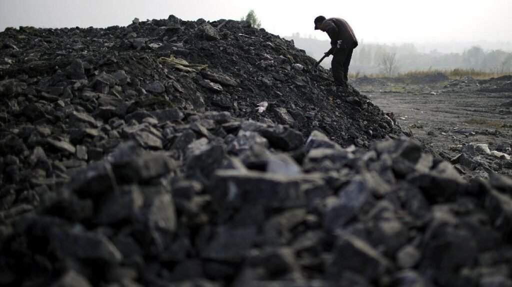 krisis-energi-china-bikin-tambang-tua-batu-bara-bergeliat-4_169.jpeg