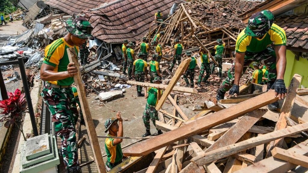 longsor-di-nagreg-kabupaten-bandung-1747639066788_169.jpeg
