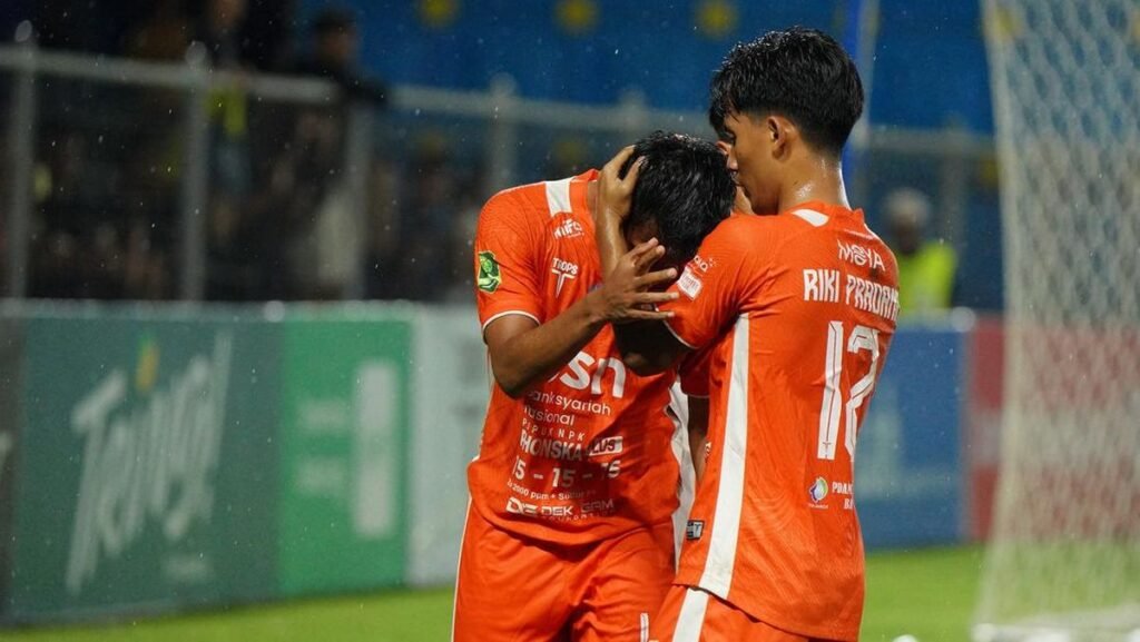 muammar-khadafi-persiraja-1764572866403_169.jpeg