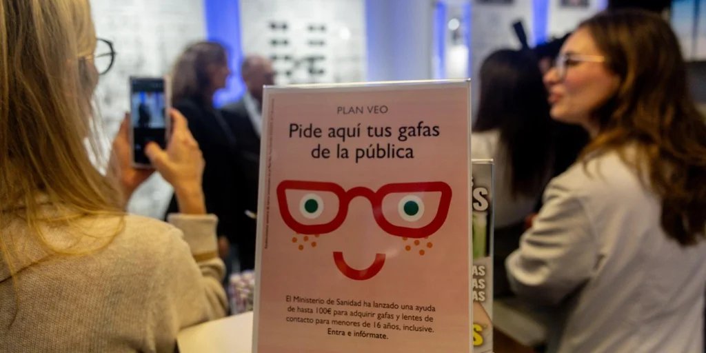 plan-veo-gafas-U67020230777dJN-1024x512@diario_abc.jpg