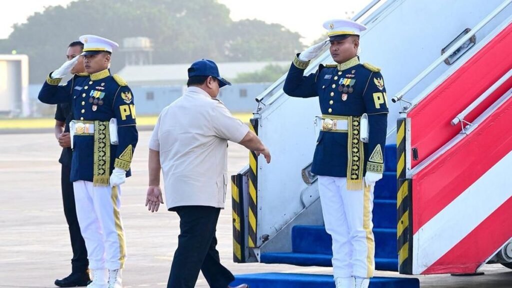 prabowo-kunjungi-pantau-banjir-sumatra-1764551690660_169.jpeg