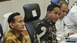 raker-komisi-iv-dpr-dengan-menteri-kehutanan-1764901585703_169.jpeg