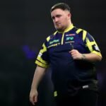 titelhouder-luke-littler-dendert-door-op-wk-darts-met-eenvoudige-zege.jpg