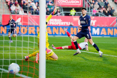 utrecht-21-12-2025-stadium-galgenwaard-season-2025-2026-dutch-eredivisie-football-match-between-fc-u.webp