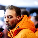 2026-01-05-15-22-11-heerenveen-kjeld-nuis-staat-de-pers-te-woord-na-afloop-van-de-presentatie-van-de.webp