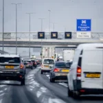 2026-01-06-09-04-28-nootdorp-verkeer-op-de-a12-op-verschillende-snelwegen-zorgt-het-winterweer-en-de.webp